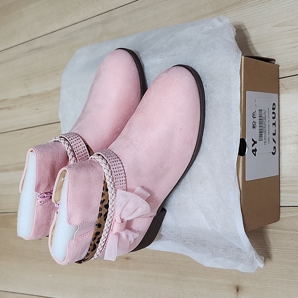 ZBY boots new in box